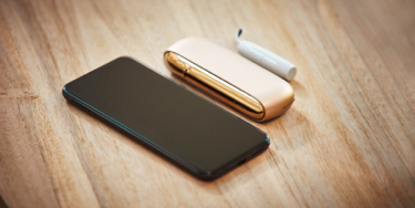 TroubledshootingIQOS3DUO_Tile6_Grid1_PeopleNoHeets_Mobile_Standard