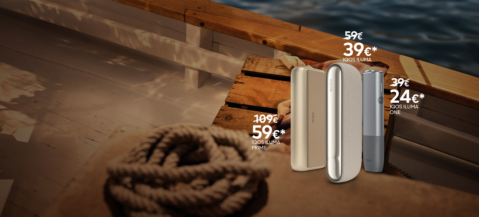 Varios dispositivos IQOS sobre una barca y al fondo el mar