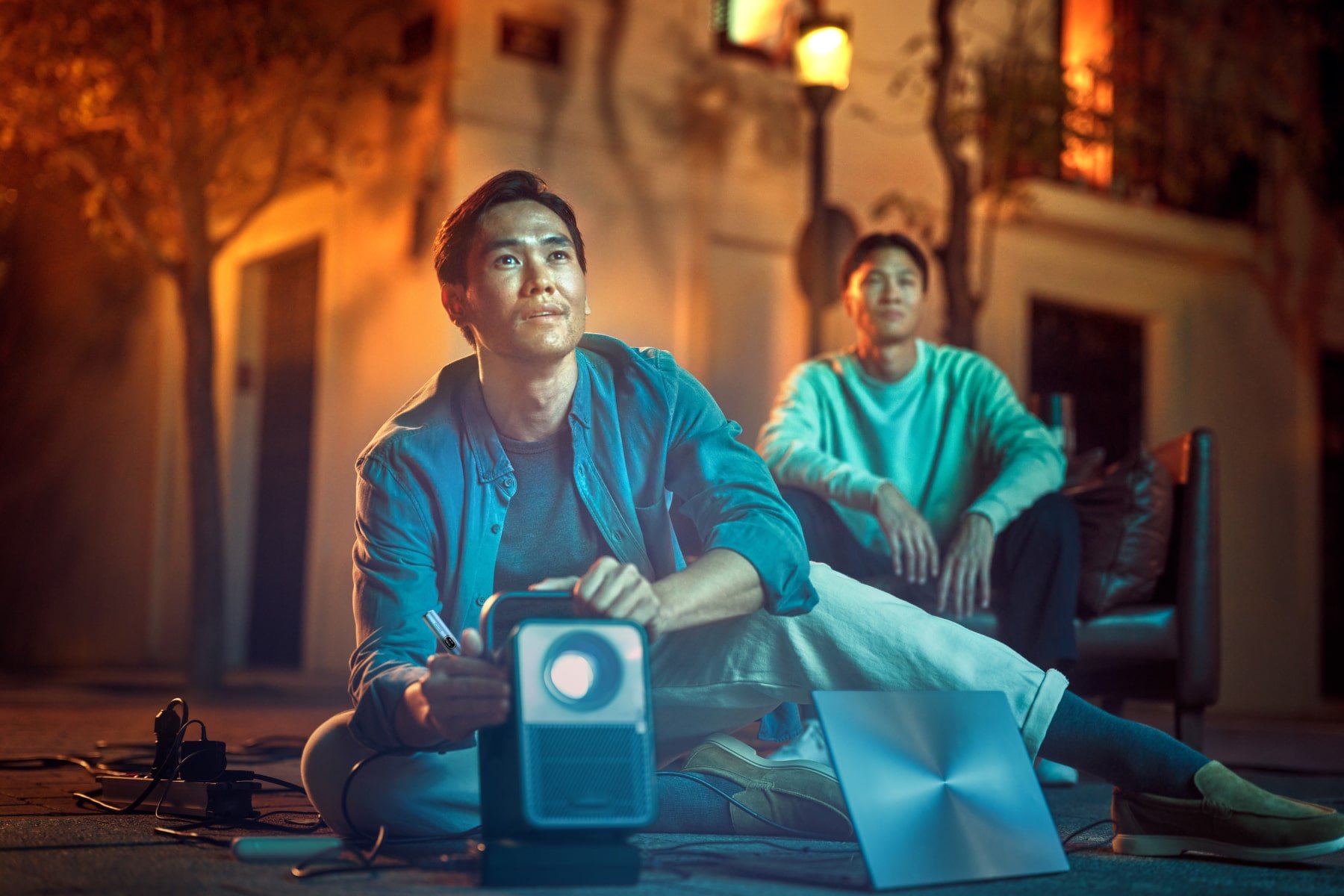 IQOS Lounge- Usuarios IQOS disfrutando de su momento IQOS